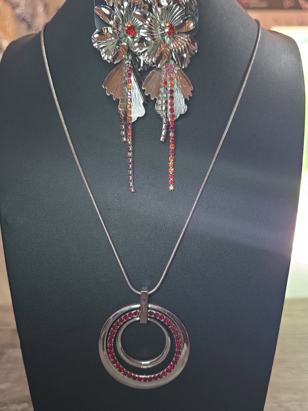 paparazzi Silver-Tone Necklace with Red Crystal Rings